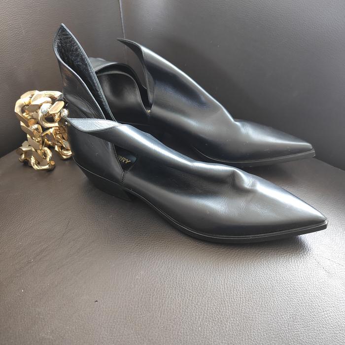 sepatu burberry rantaiiii