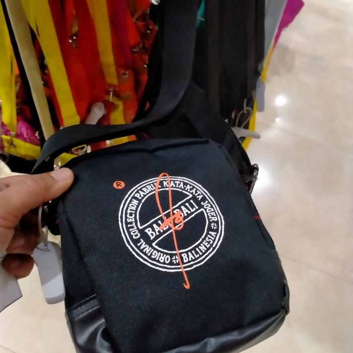 Tas Selempang Joger Pria Warna Hitam