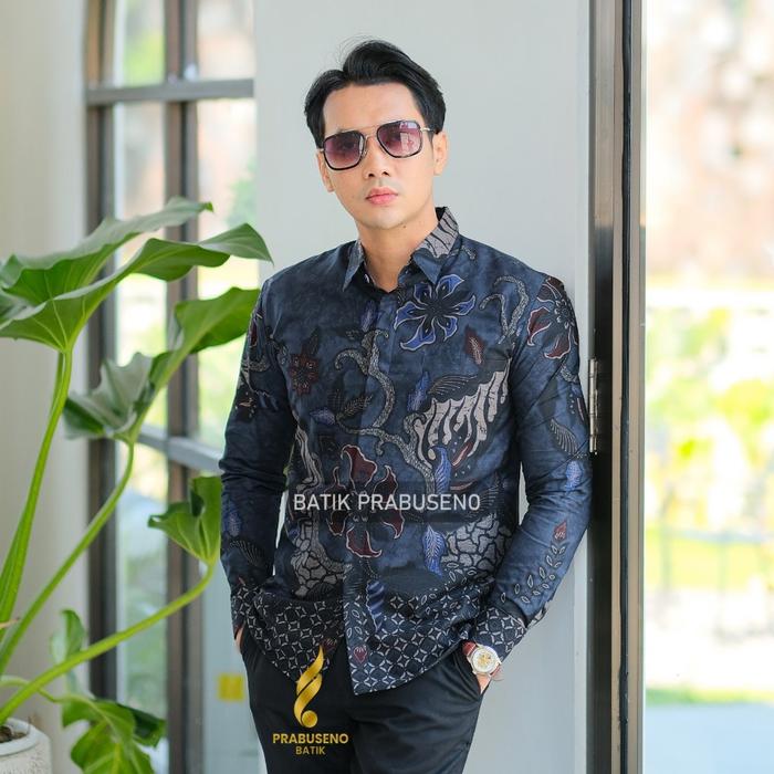 Prabuseno – Hem Kemeja Batik Pria Lengan Panjang Motif Pandega Slimfit Bahan Katun Printing Lapis Fu