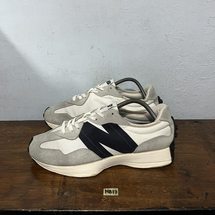 Sepatu second ori new balance 327 grey black size 43