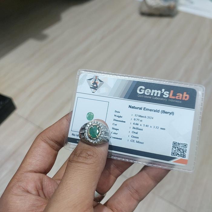 Emerald Beryl Jamrud bermemo