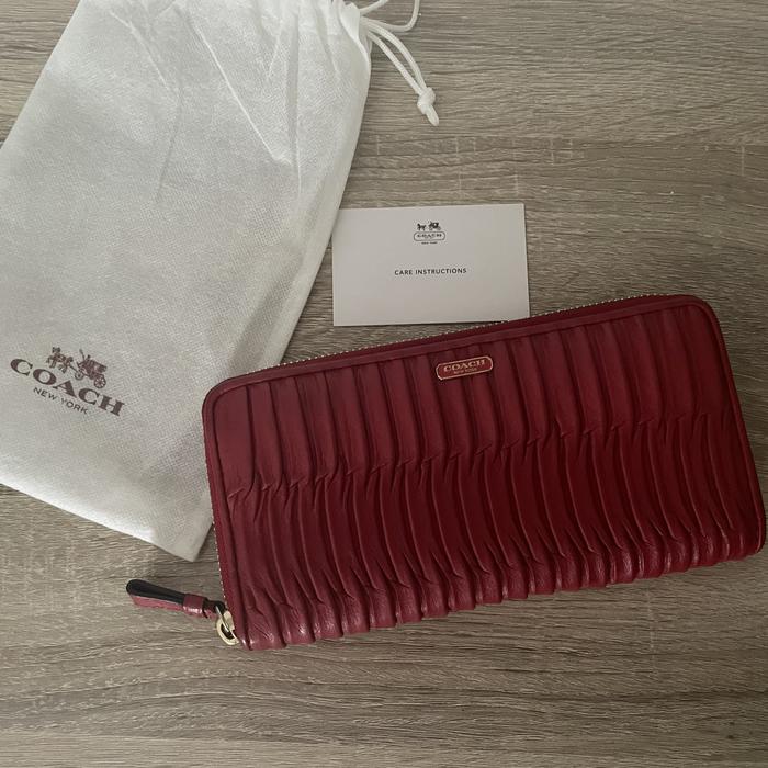 Preloved Dompet Coach Merah