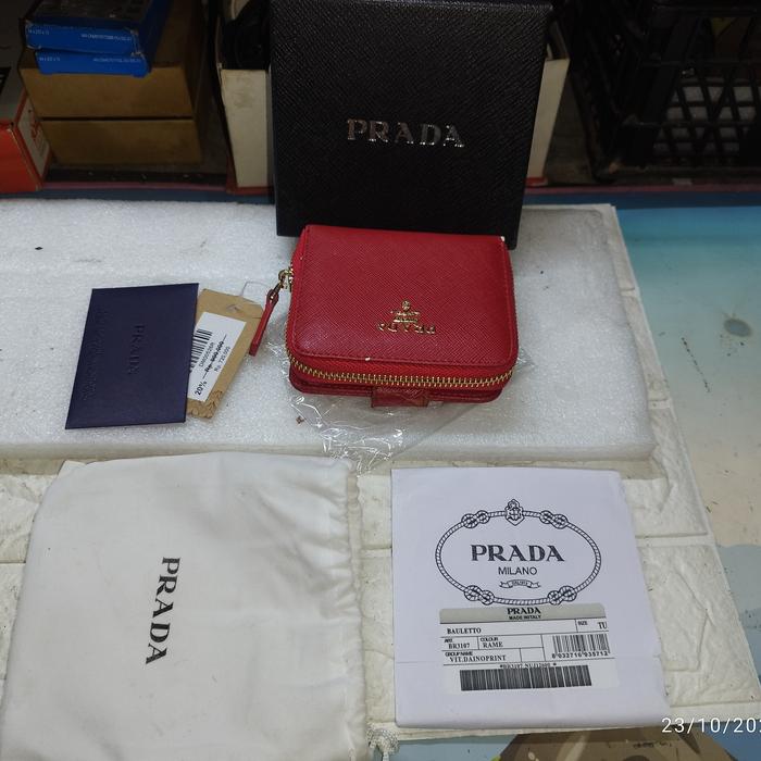 dompet merah  wanita rijekan