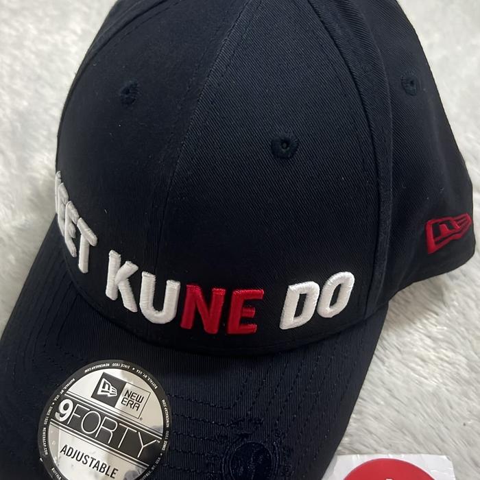 NEW ERA CAP 9FORTY ADJUSTABLE BRUCE LEE YIINYANG BLACK