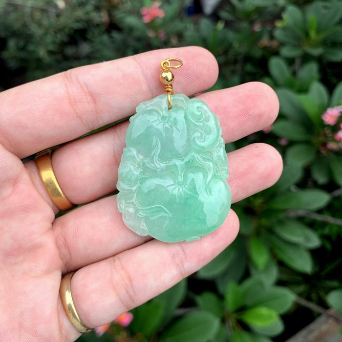 GIOK ASLI EMAS 18K ! liontin giok jadul batu jadeite jade asli bandul emas 18 karat ukiran ukir birm