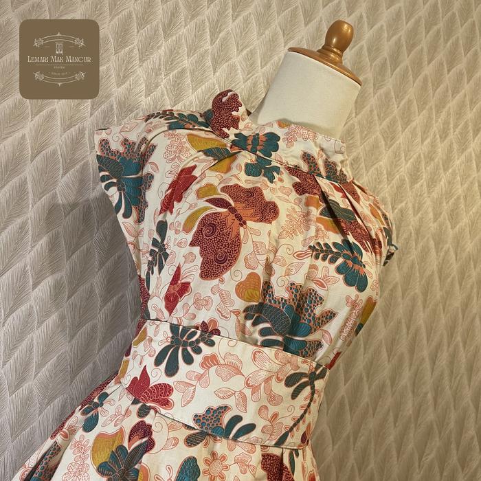 Preloved OOTD woman dress . flower batik . Batik first