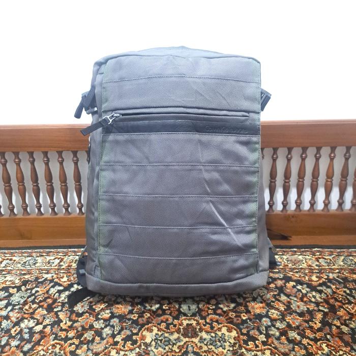 tas ransel calvin klein jeans warna abu