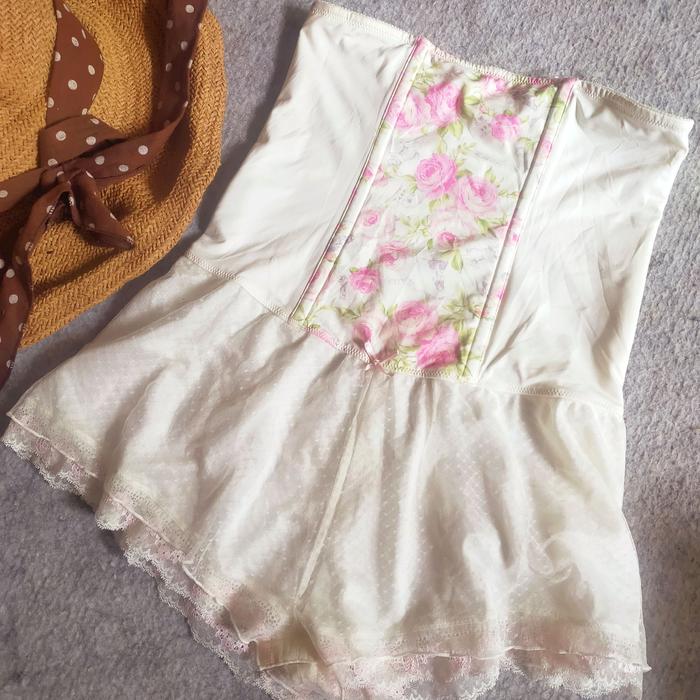 Korset celana Lace tutu bunga Triumph size L