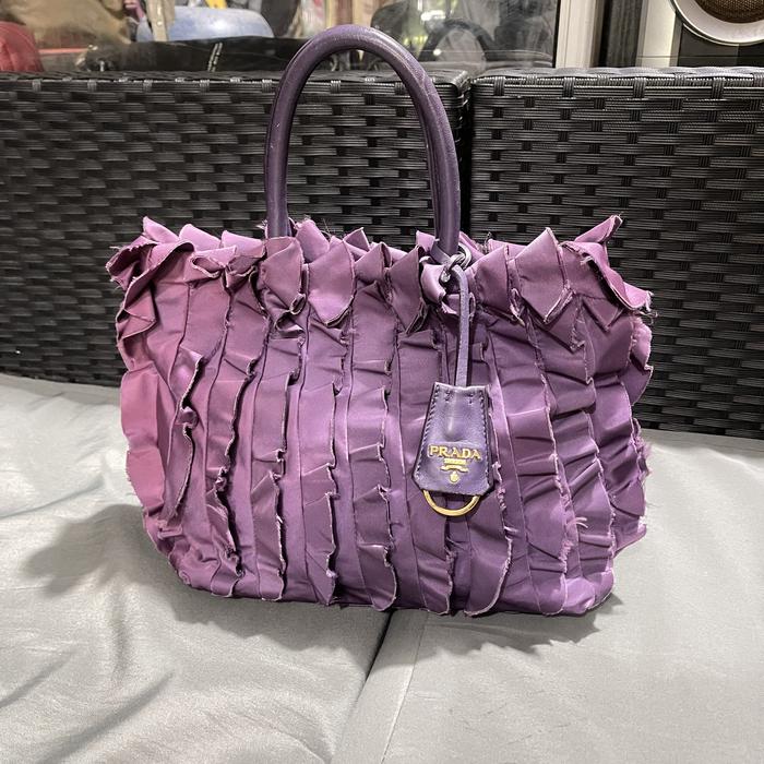 preloved prada ,,,,,,,,,,