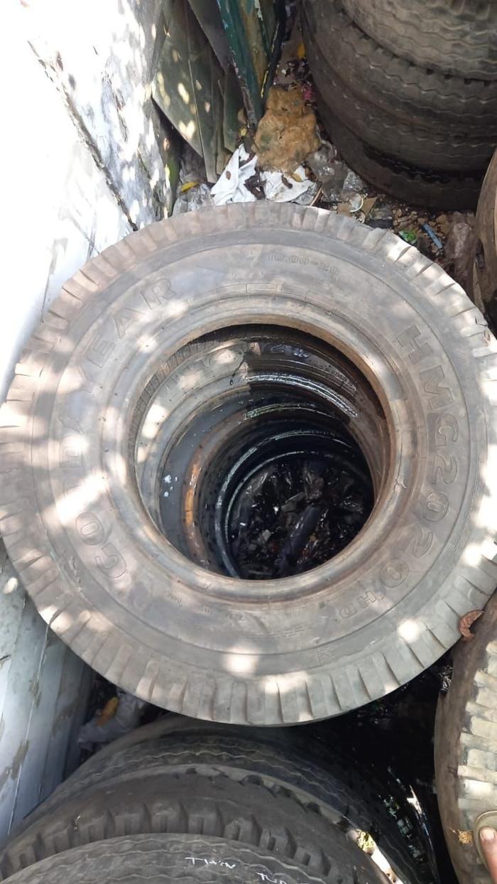Ban Dapra Kapal Ukuran 1100 Ban Loader Kapal Fender Ex Truck Lubang 3 dan 4