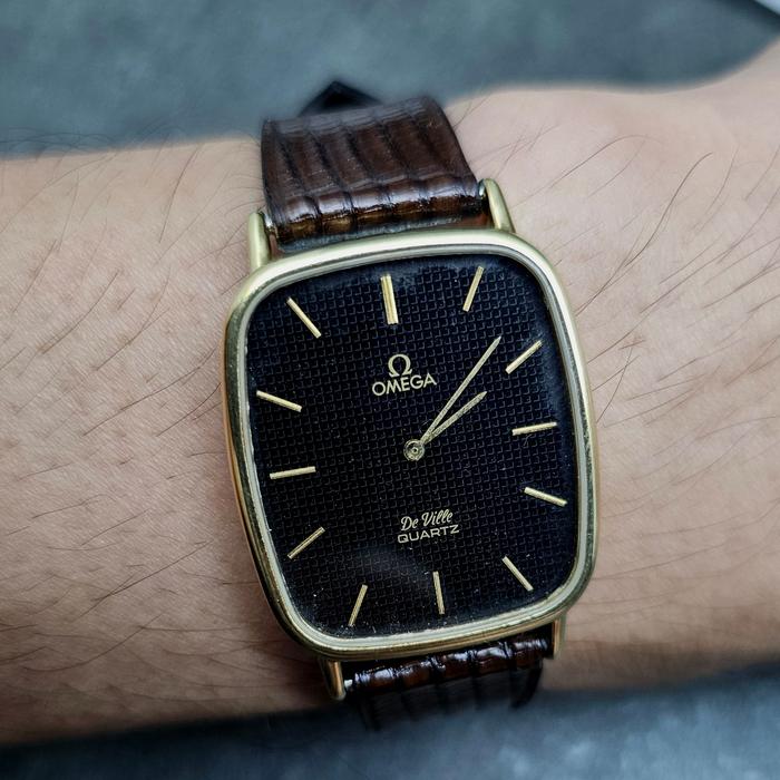 Omega De Ville cal. 1351 Black Hobnail Pattern Dial Quartz Vintage Watch