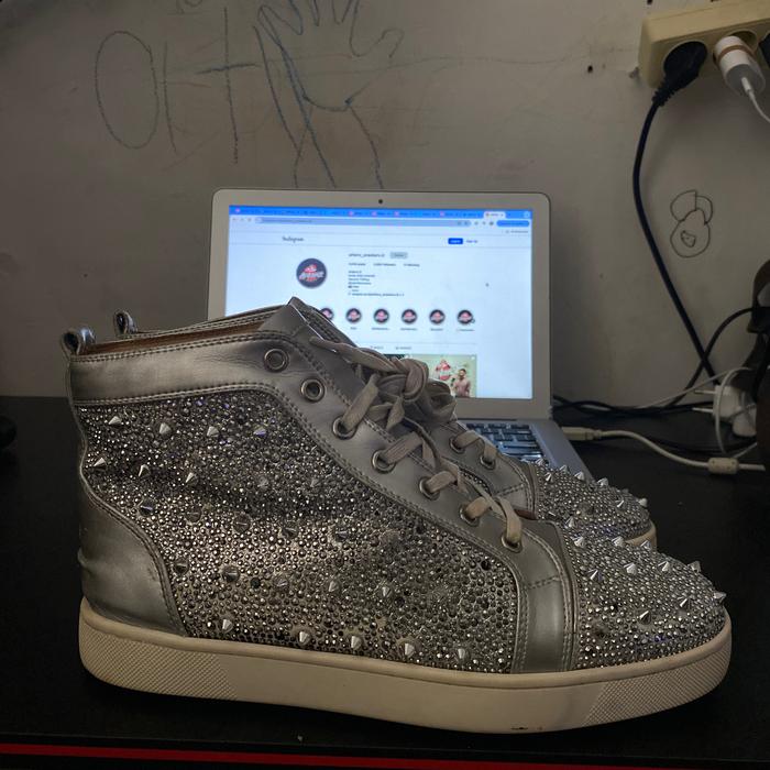 SEPATU SECON CRISTIAN LOUBOUTIN!
