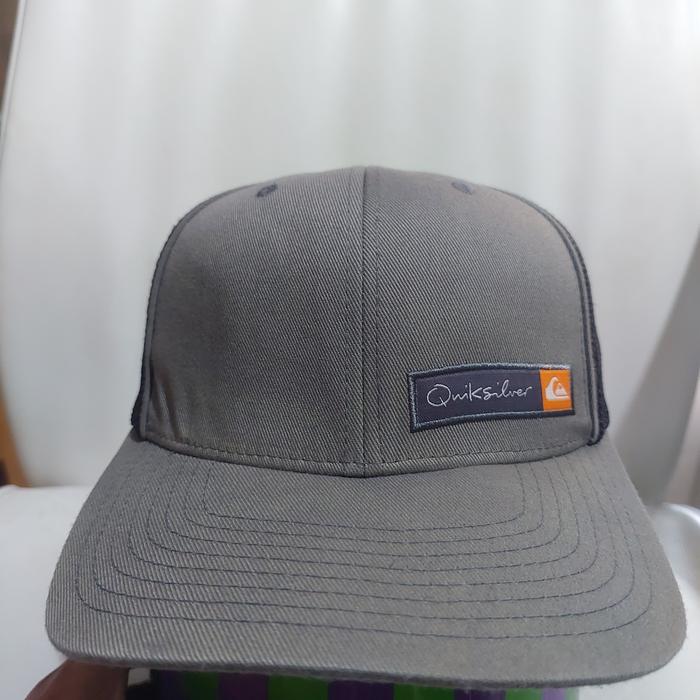 Topi Quiksilver Grey trucker