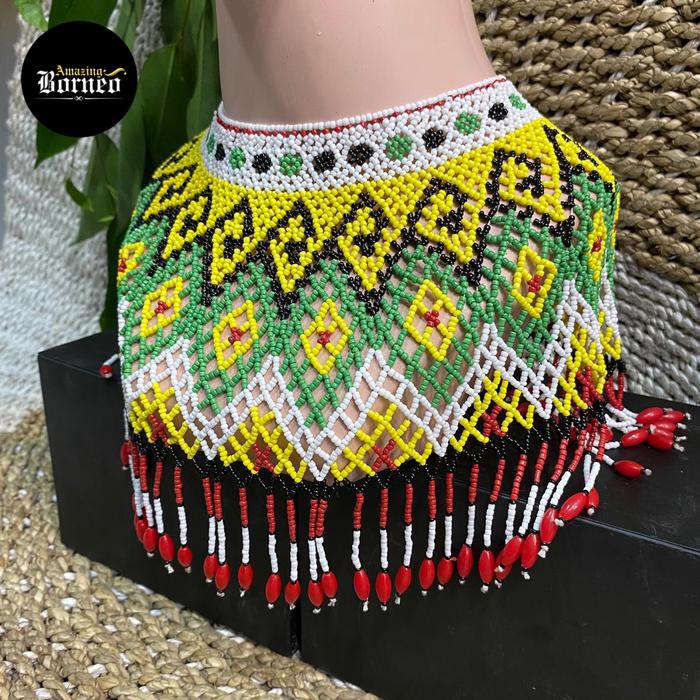 kalung teratai manik dayak