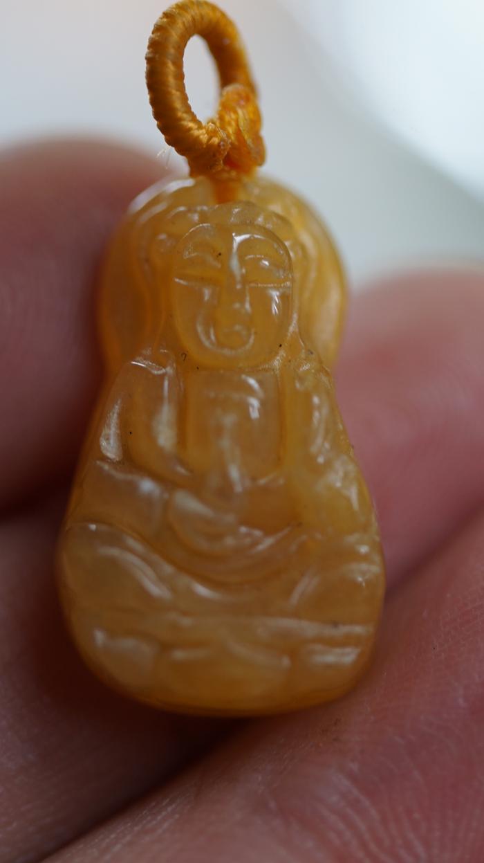 Yellow Jade Liontin Dewi Kwan Im