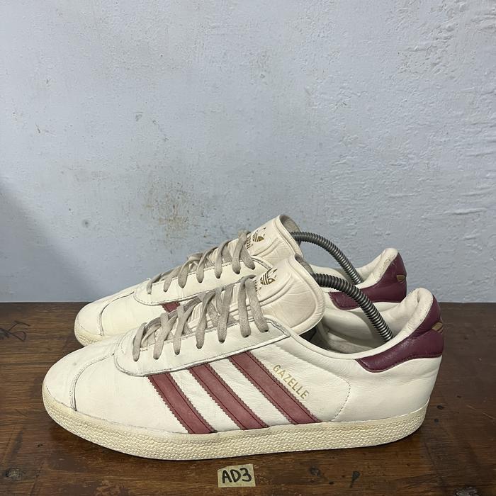 Sepatu second ori adidas gazelle burgundy size 44