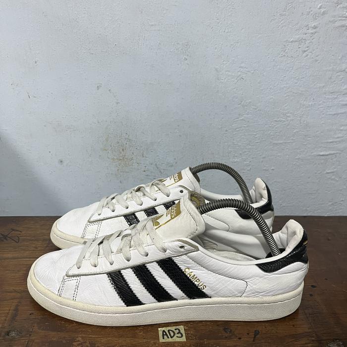 Sepatu second ori adidas campus leather white size 42,5