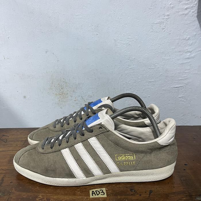 Sepatu second ori adidas gazelle grey size 42