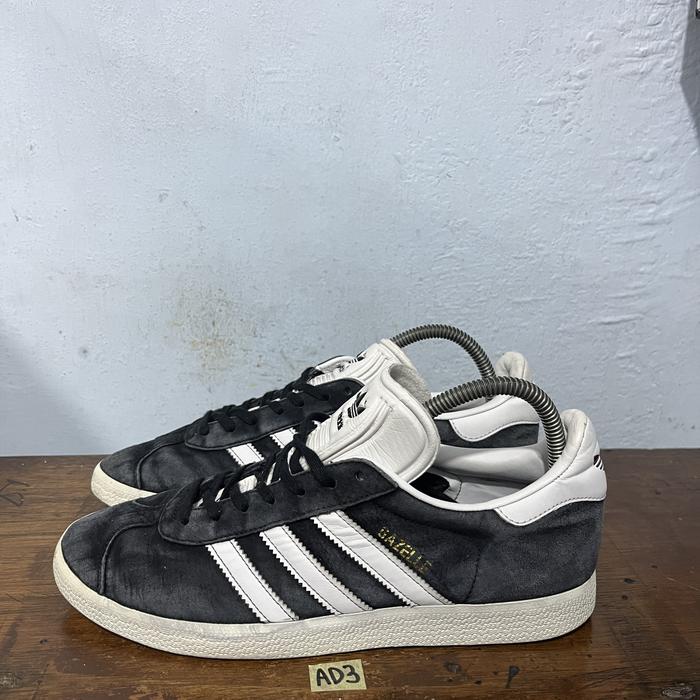Sepatu second ori adidas gazelle size 42