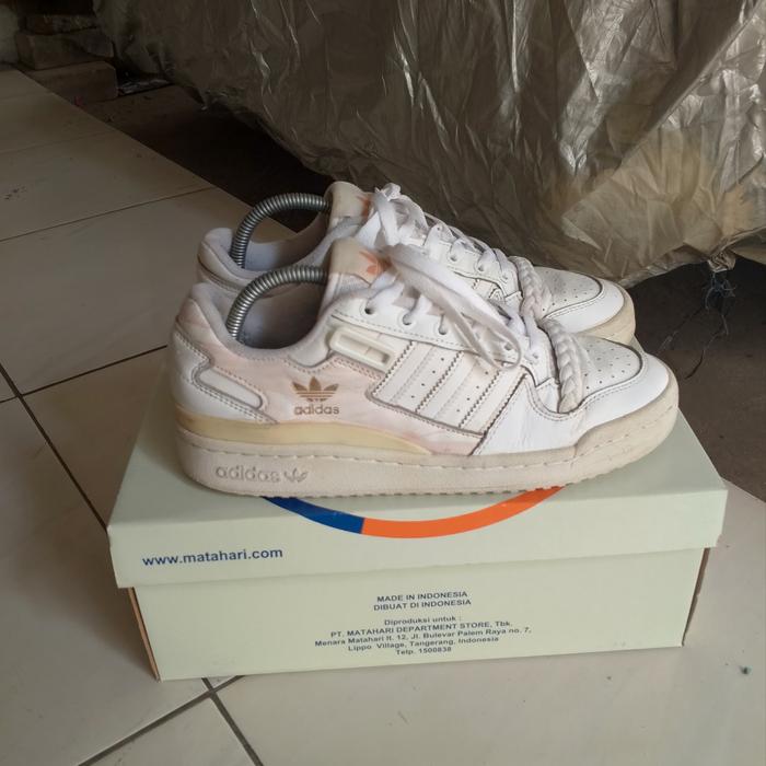 sepatu second branded Adidas forum low white beige size 41 1/3 original preloved like new