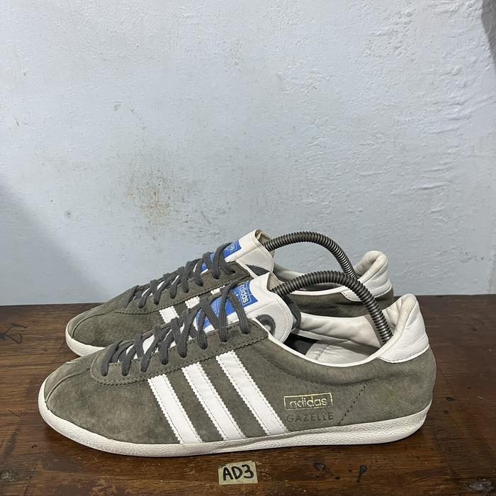 Sepatu second ori adidas gazelle og grey size 42,5