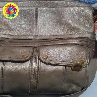 Preloved Tas Wanita Fossil Warna Gold