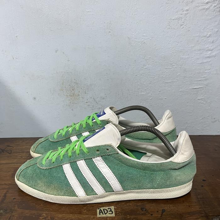 Sepatu second ori adidas gazelle og green size 42,5