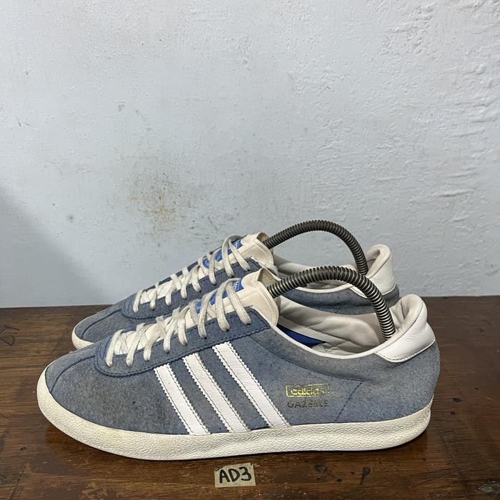 Sepatu second ori adidas gazelle blue size 41