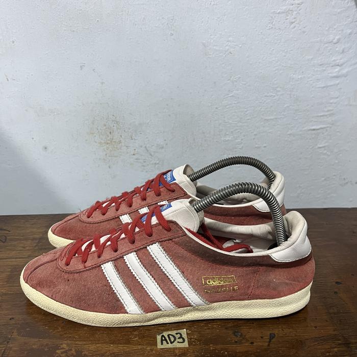Sepatu second ori adidas gazelle og red size 40