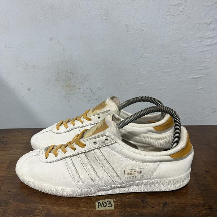 Sepatu second ori adidas gazelle og leather white size 40
