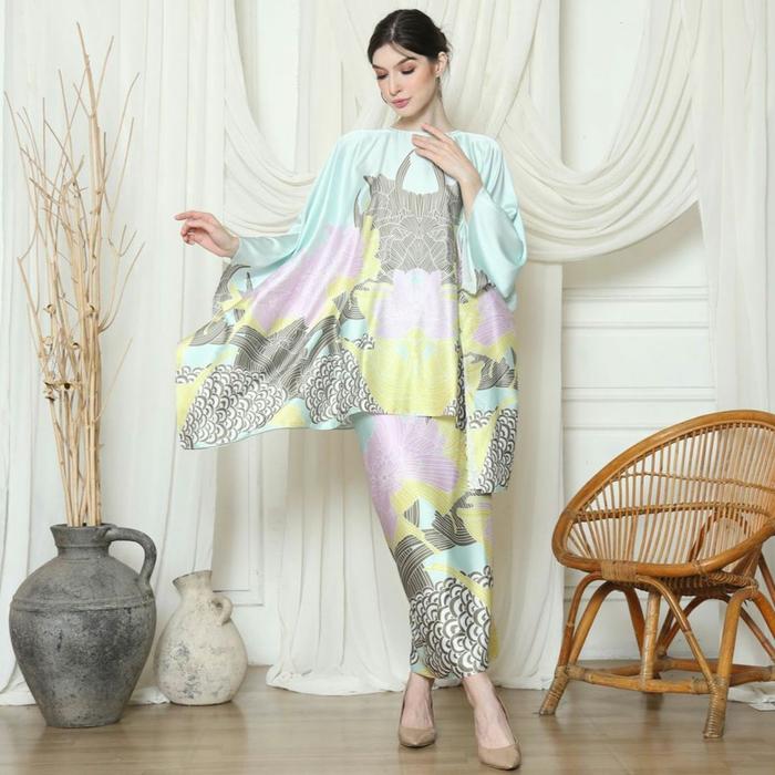 Kebaya Biru Kebaya Tosca Kebaya Batik Kebaya Modern Kebaya Wisuda Kebaya Premium Kebaya Jumbo Kebaya