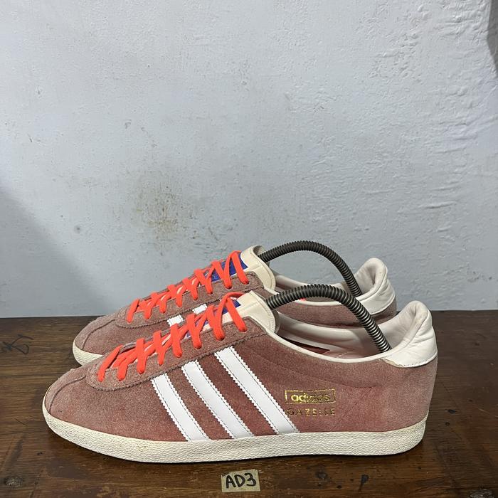 Sepatu second ori adidas gazelle og red size 42,5