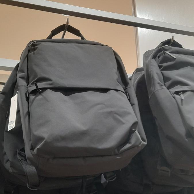 tas ransel original uniqlo