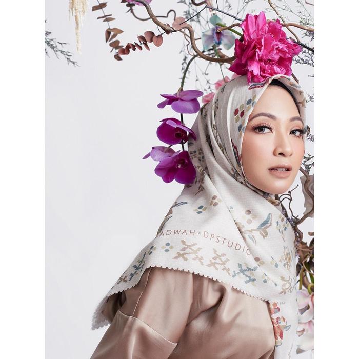 Hijab Radwah DP Studio Scarf - Sikola