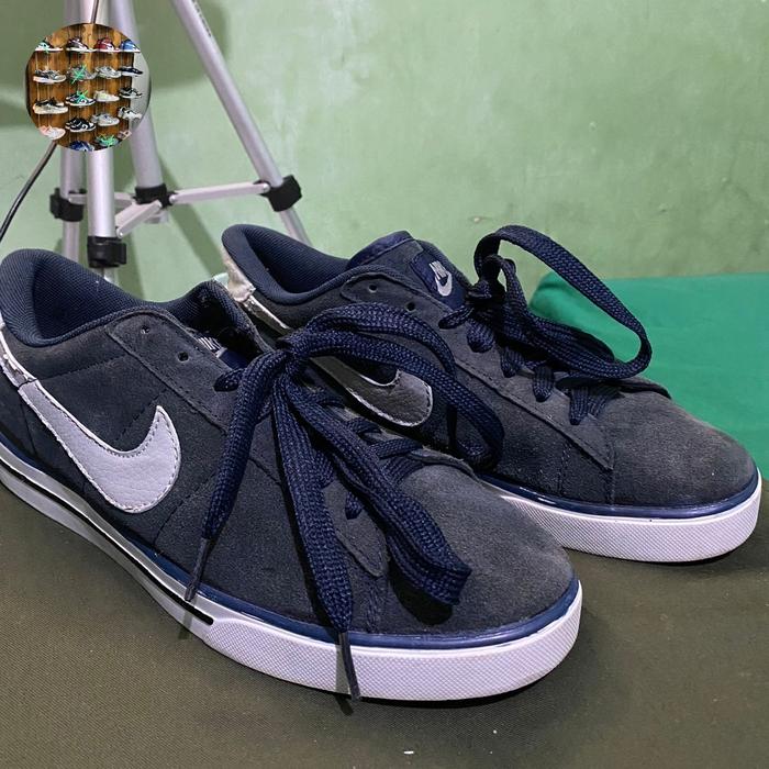 Sepatu sneaker santai Nike Low  Blue Suede, Uk.43. Ins.275mm Vietnam. 318333-400