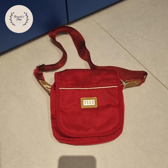 Authentic Second-Hand Red Elle Sling Bag / Tas Selempang Elle Merah Autentik Bekas