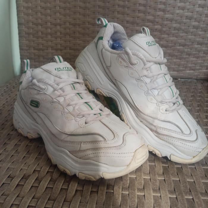 Second - Sepatu Skechers D'lites Sneakers Uk. 41