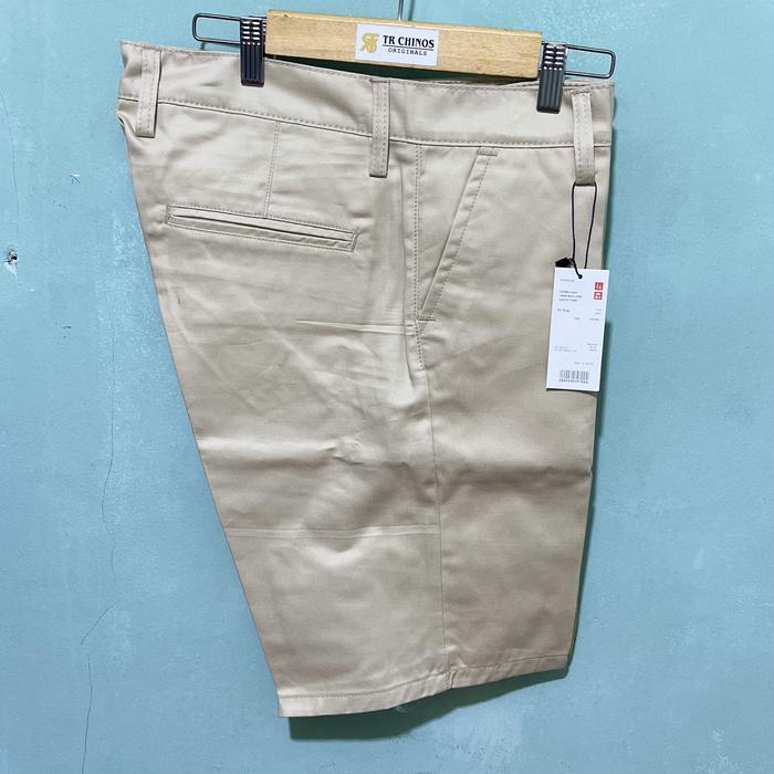 Celana pendek uniqlo pria//celana pendek chinos uniqlo//celana pendek uniqlo chinos//celana uniqlo p