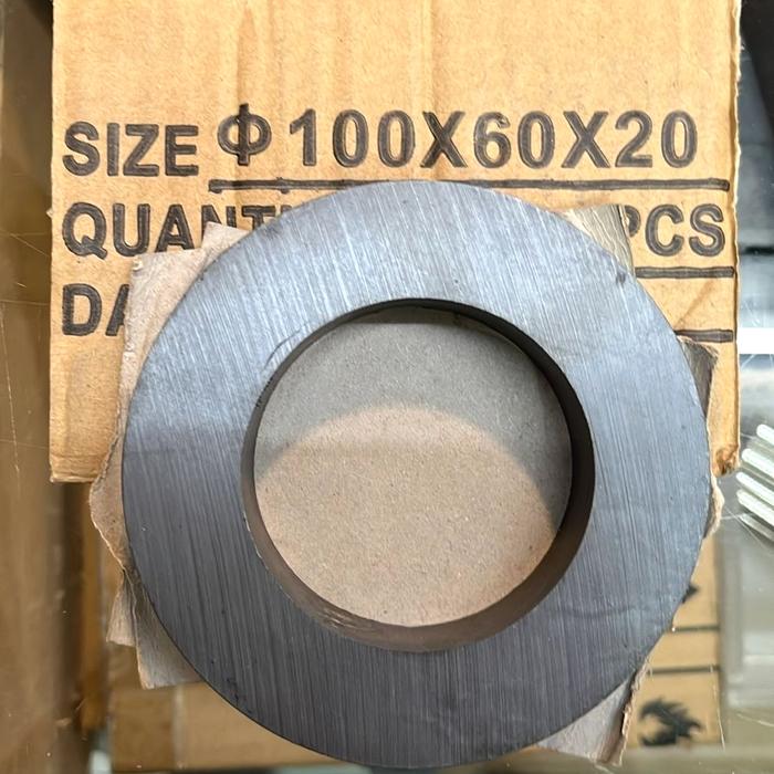 Magnet Bulat Ferite 100 X ID 60 X Tebal 20 (4")