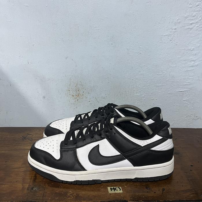 Sepatu second branded nike sb low pro panda size 43