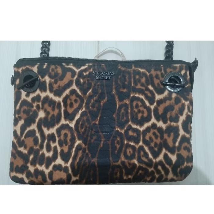 PL PreLoved Slingbag Tas Victoria Secret Leopard