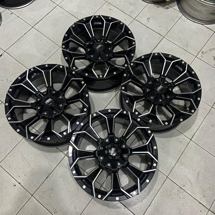 Velg Mobil Bekas Racing Hsr Off-Road Ring 18 Lebar 9 Et0 Baut 6x139,7