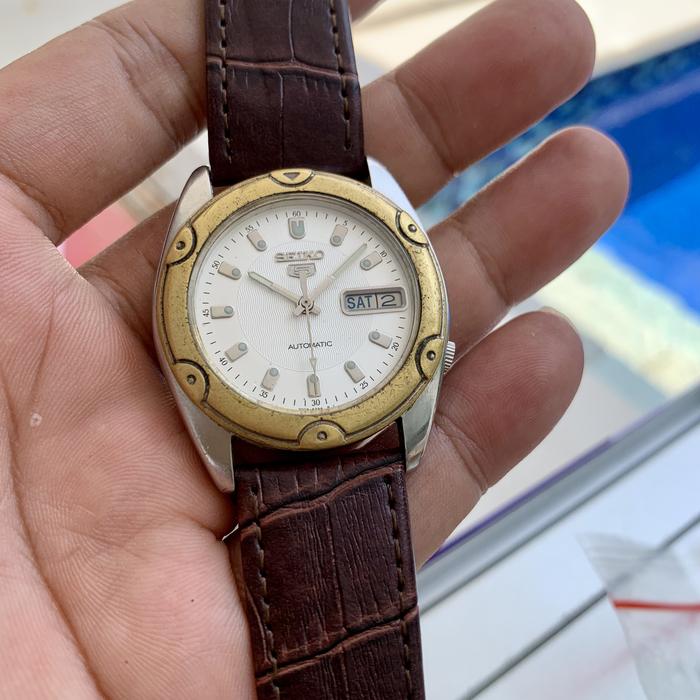 Seiko 5 automatic cal 7009 leather strap