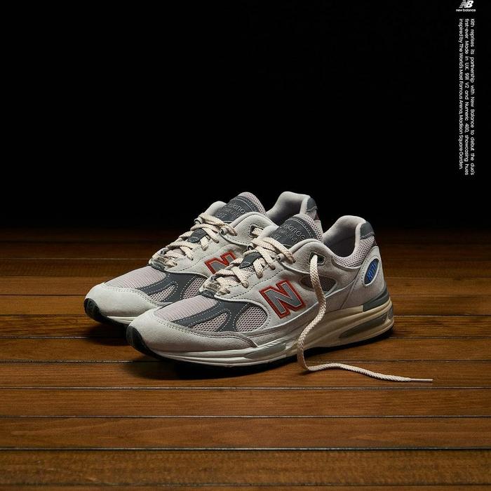 Kith x Madison Square Garden x New Balance 991v2 "New York Knicks" U991KT2