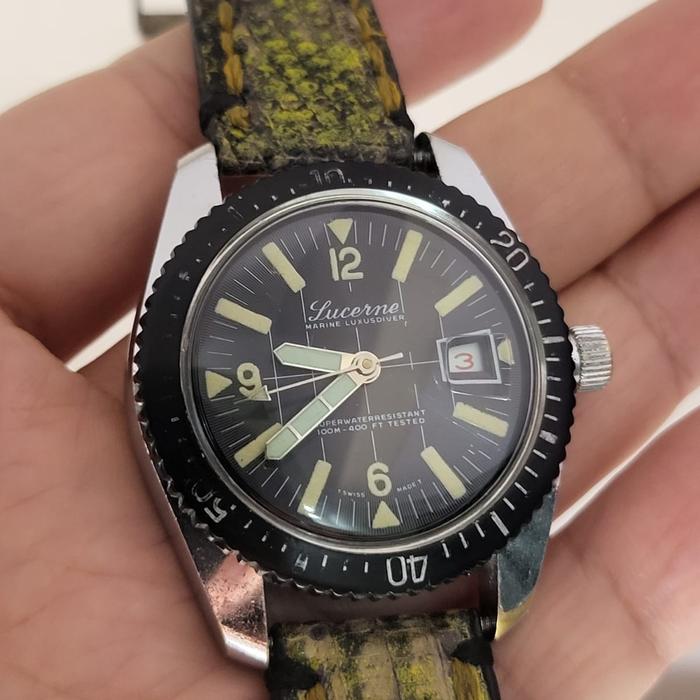Jam luncerne diver vintage