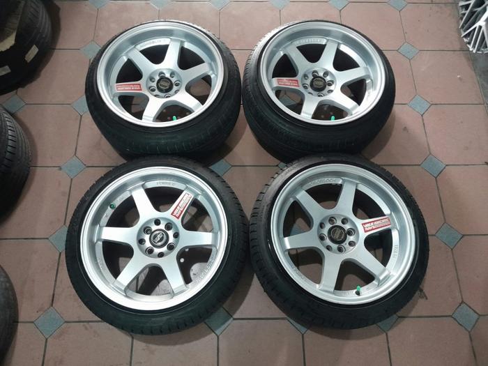 Paketan velg plus ban mobil bekas racing te37 r17 volk rays ring 17 lebar 8,5/9,5 baut 8x100/114,3