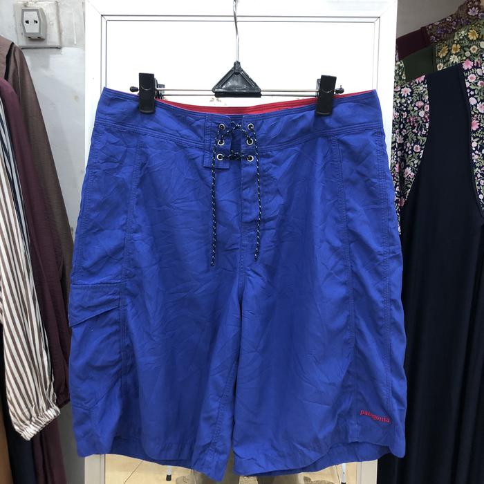Celana pendek pria patagonia biru