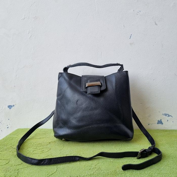 TAS SLING WANITA KULIT ASLI DELLA STELLA SECOND IMPORT / TAS TOP HANDEL WANITA KULIT ASLI