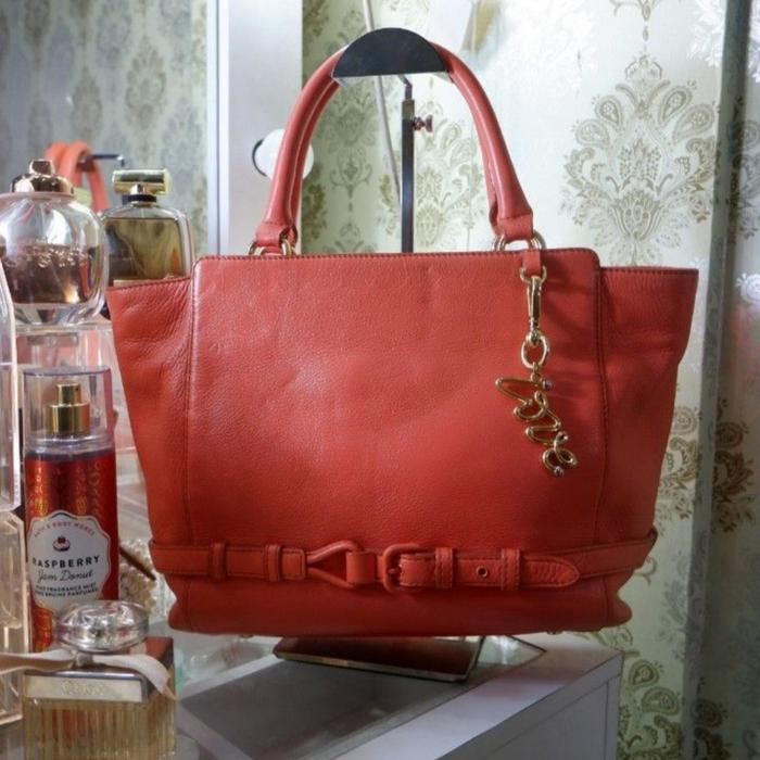 Preloved Very Good Condition Authentic LOVCAT Hand Bag Full Genuine Leather Kulas Warna Salmon/Guava