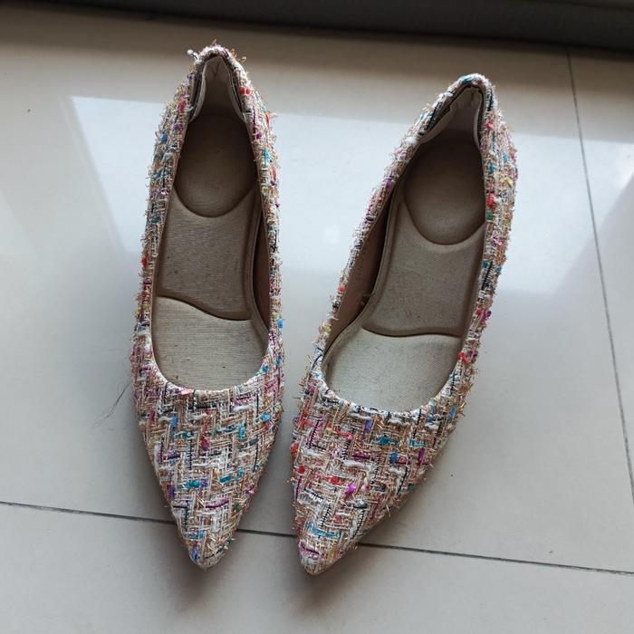 Sepatu jinjit wanita artsy ukuran 39